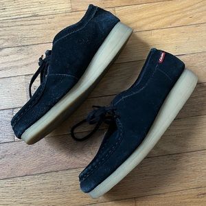 Black Clark’s wallabees